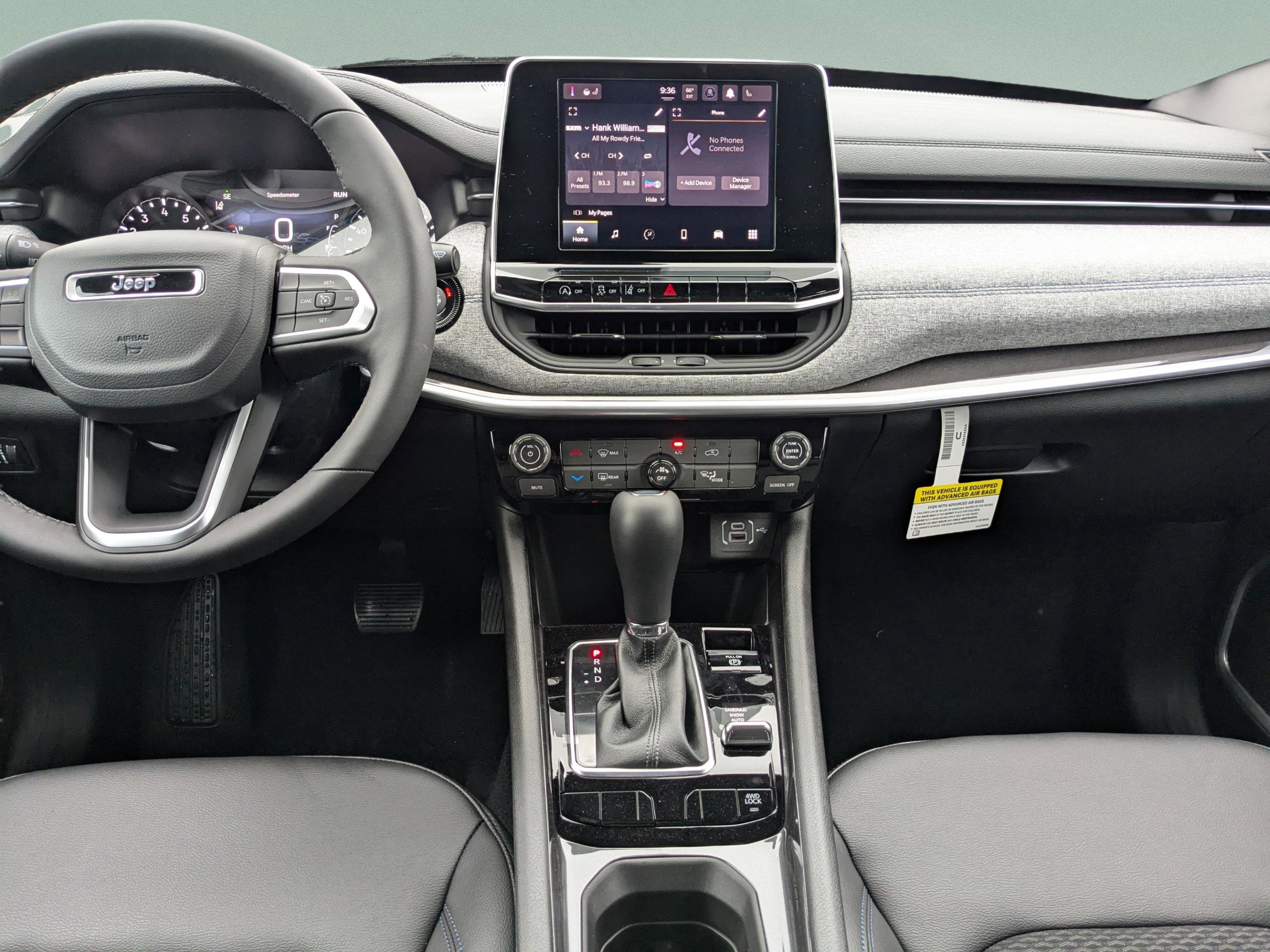 2025 Jeep Compass Latitude photo 15
