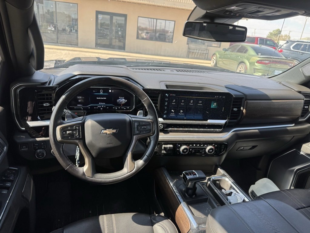 2023 Chevrolet Silverado 1500 High Country photo 3