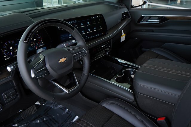 2026 Chevrolet Suburban High Country photo 2