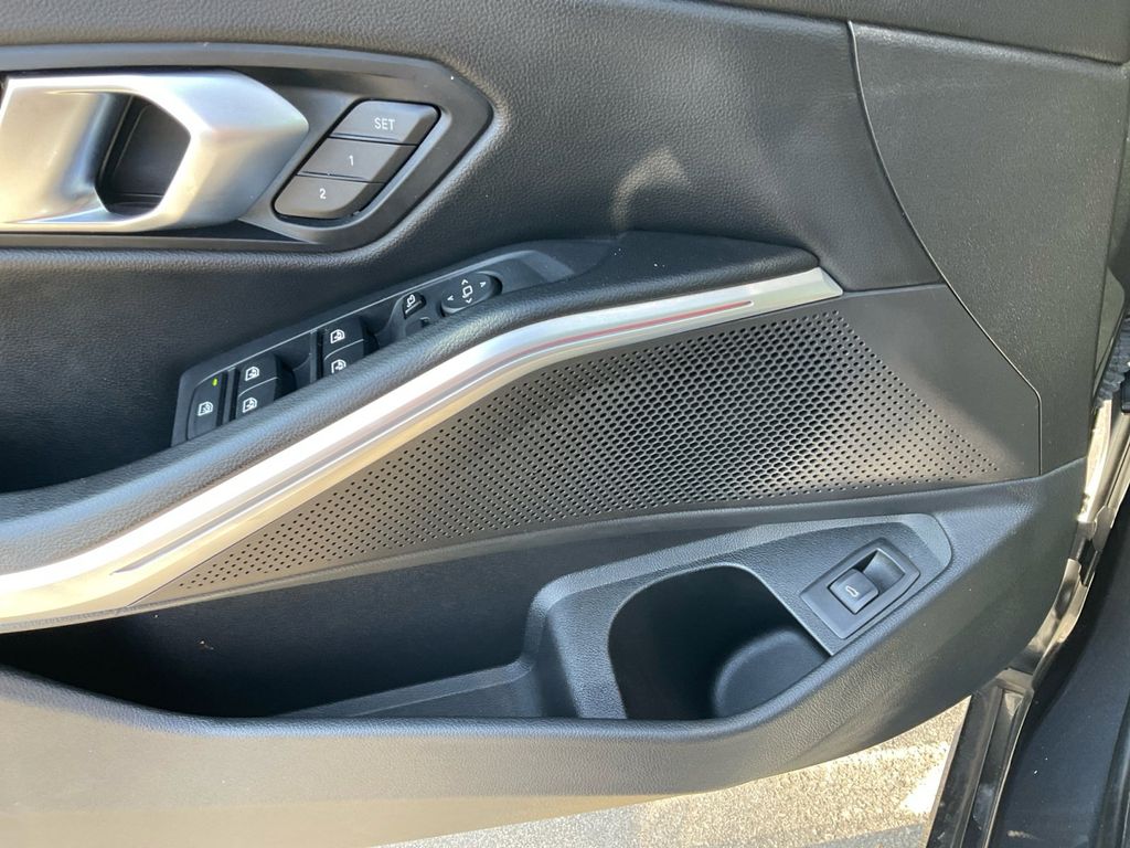 2022 Bmw 330i photo 13