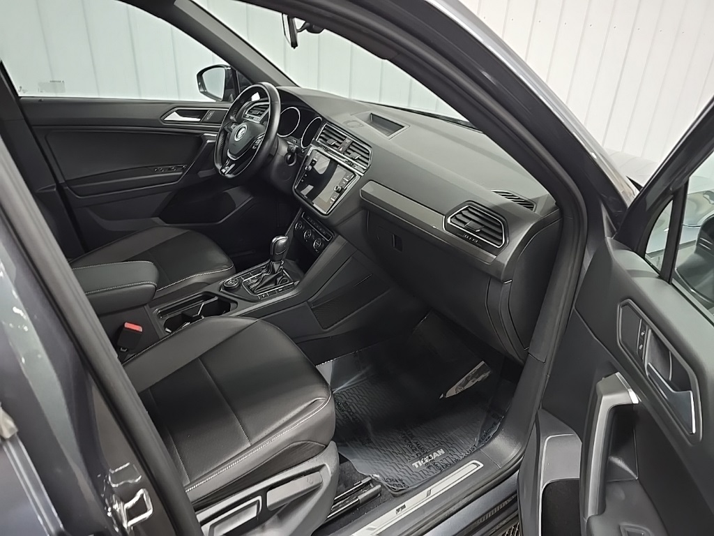 2021 Volkswagen Tiguan SE R-Line Black photo 14