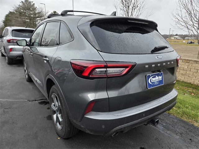 2023 Ford Escape ST-Line Select photo 4