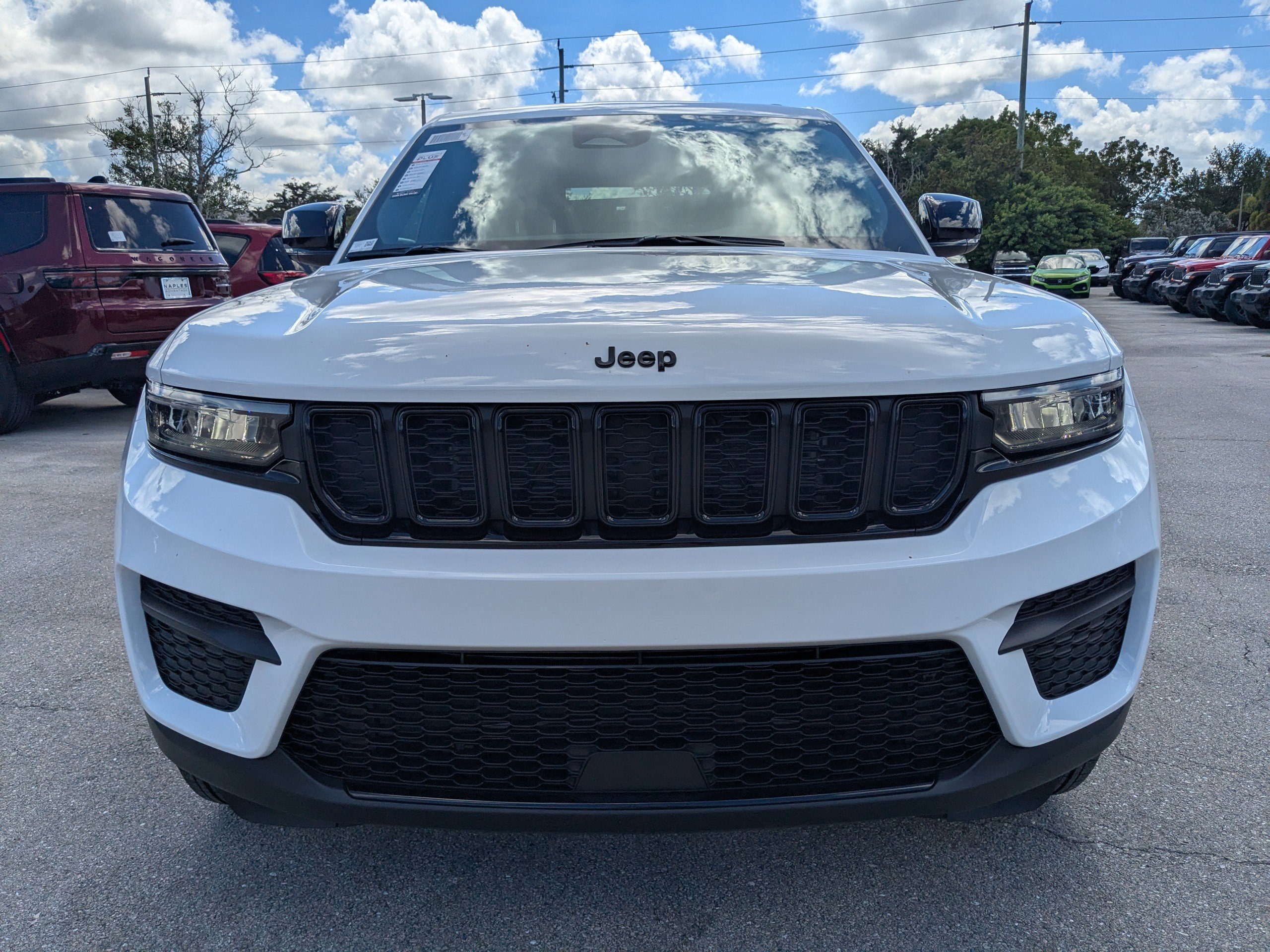 2025 Jeep Grand Cherokee Altitude photo 3
