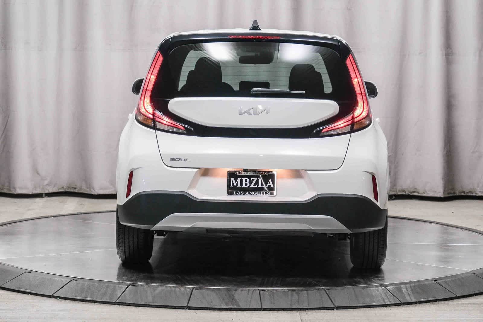 2023 Kia Soul LX photo 3