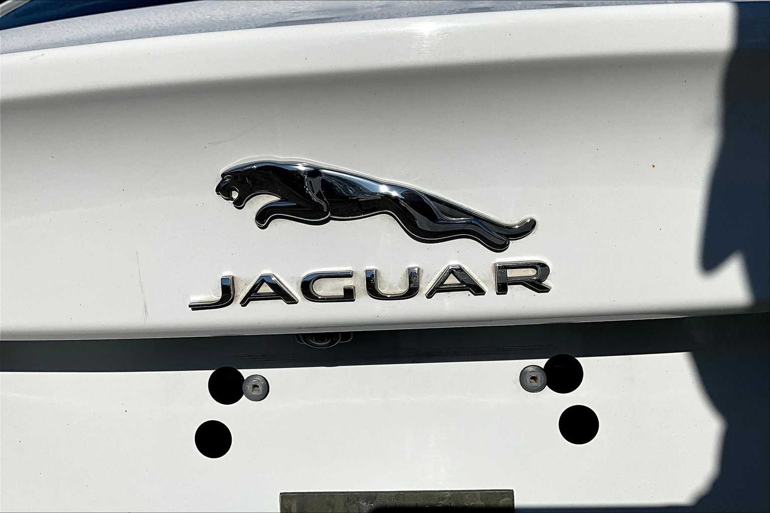 2017 Jaguar XE Premium photo 29