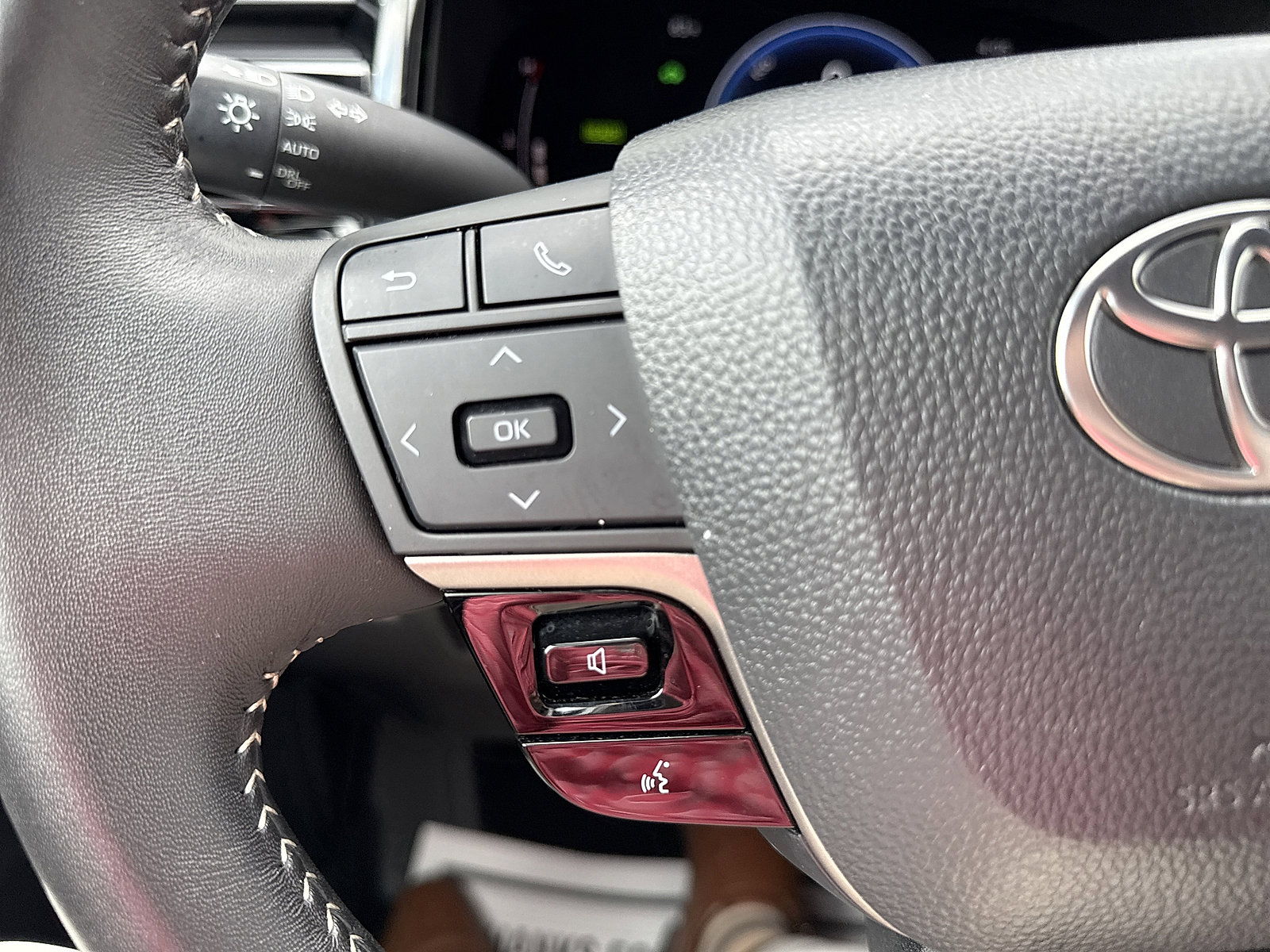 2025 Toyota Camry SE photo 16