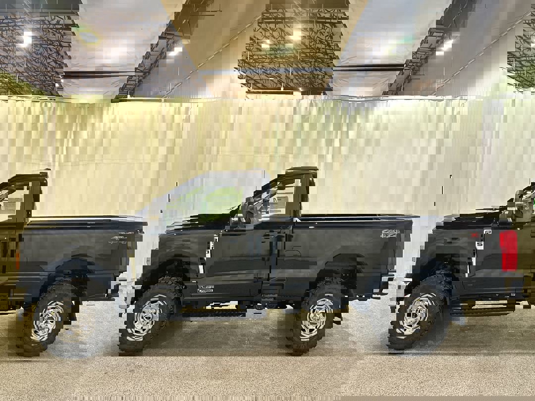 2025 Ford F-350 XL photo 3