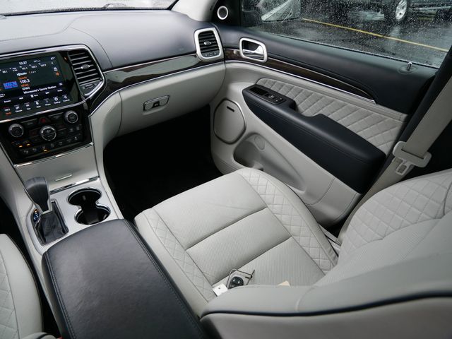 2020 Jeep Grand Cherokee Summit photo 14