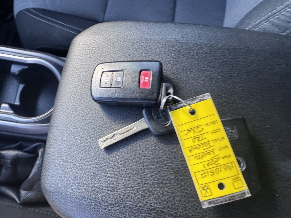 2021 Toyota Tacoma TRD Off-Road photo 2