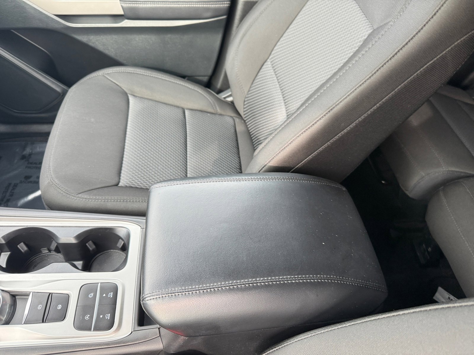 2023 Ford Explorer XLT photo 11