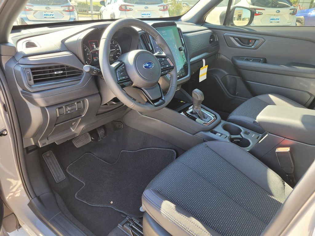2025 Subaru Forester Premium Base photo 8