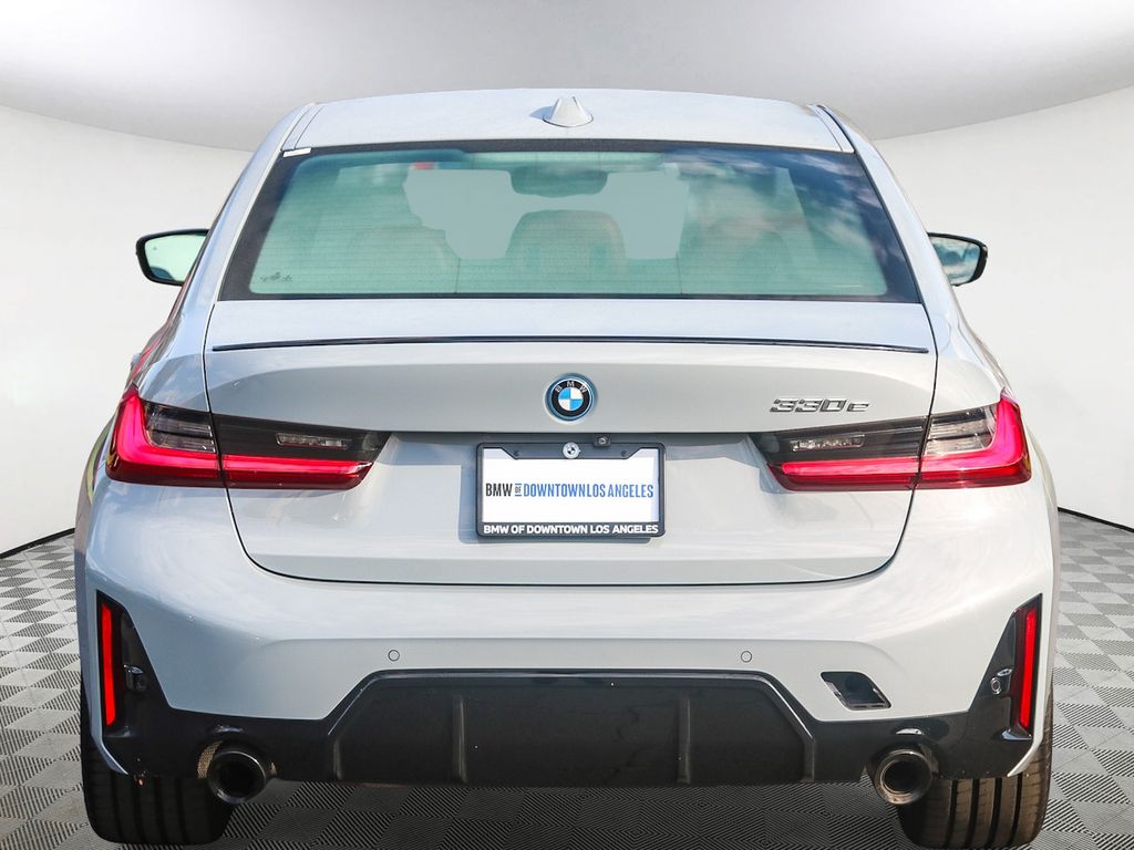 2023 Bmw 330e photo 3