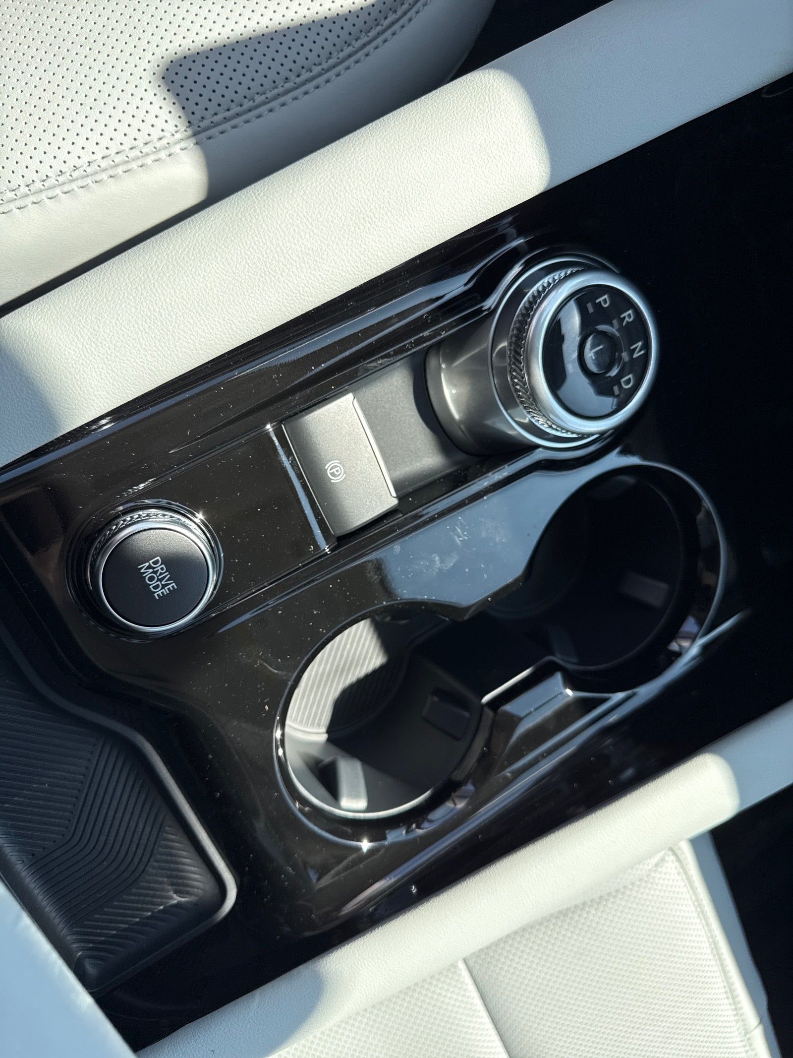 2025 Ford Explorer Platinum photo 18