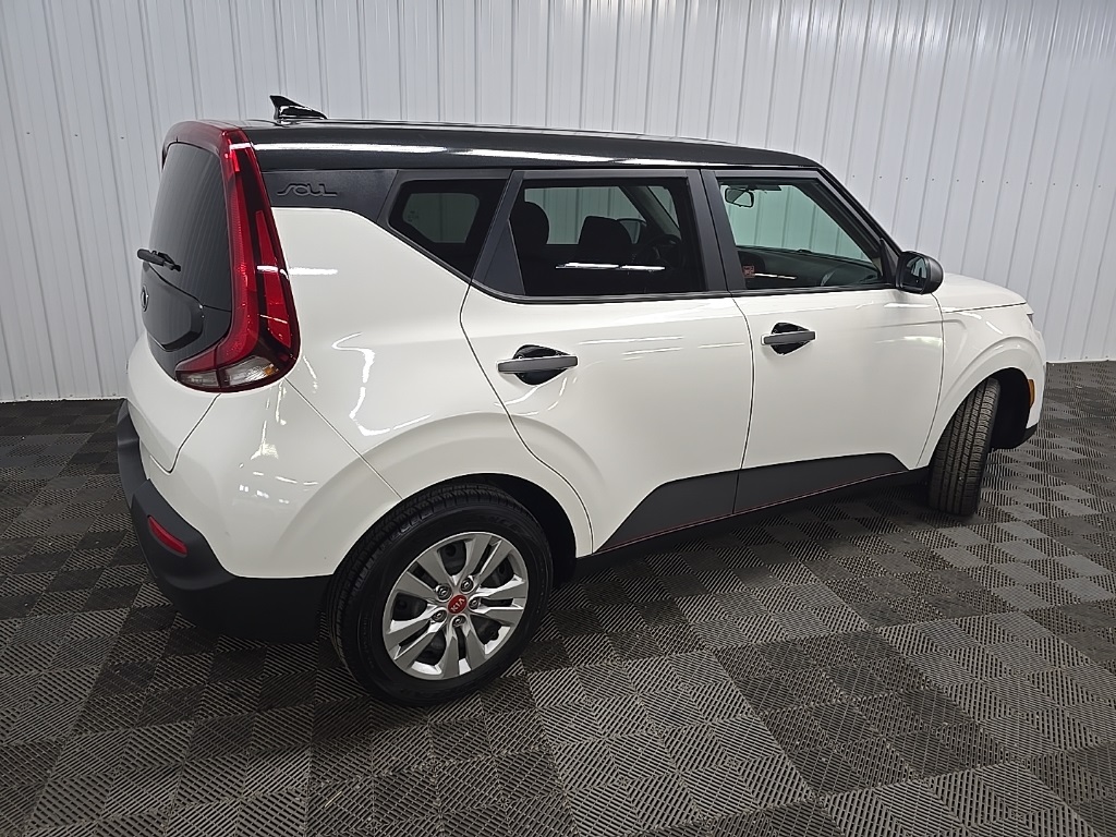 2021 Kia Soul LX photo 2