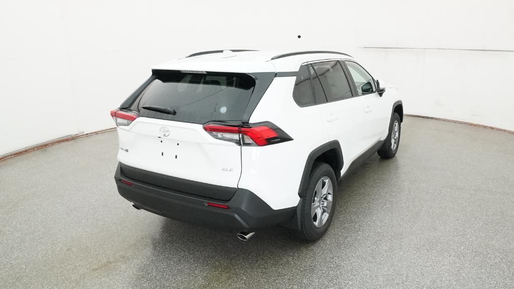 2025 Toyota RAV4 XLE photo 19