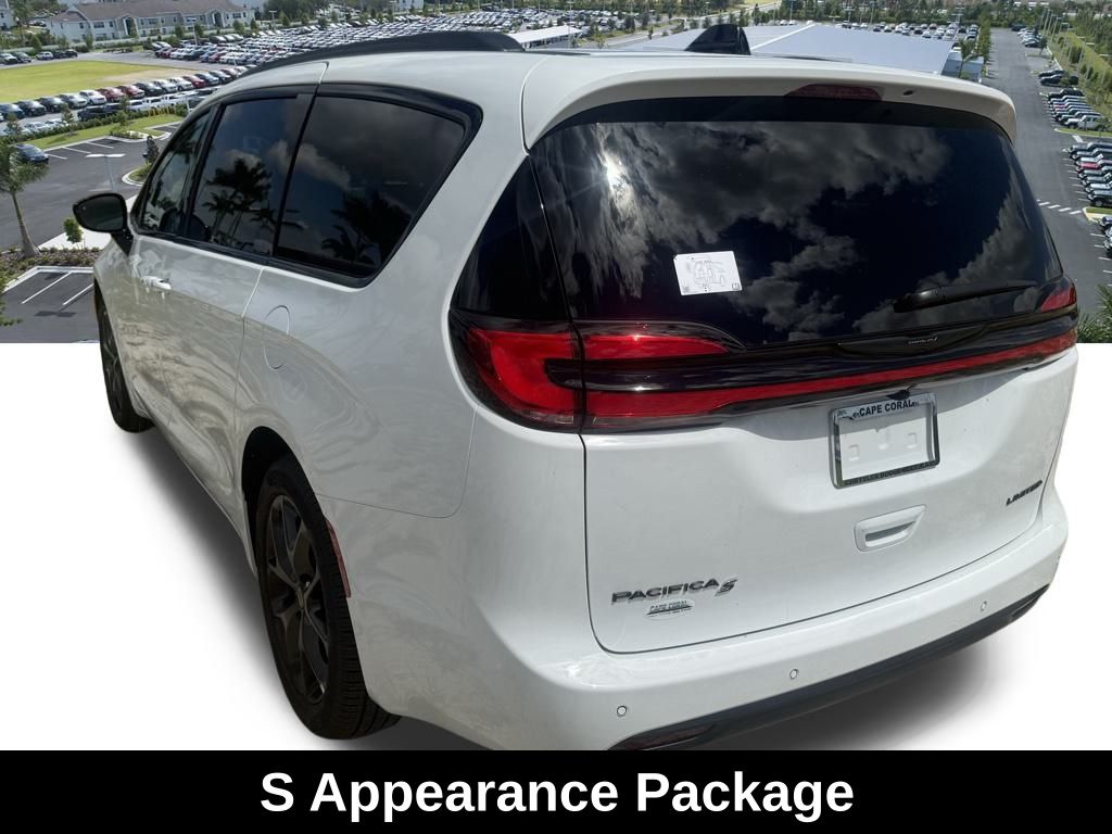 2026 Chrysler Pacifica Limited photo 6