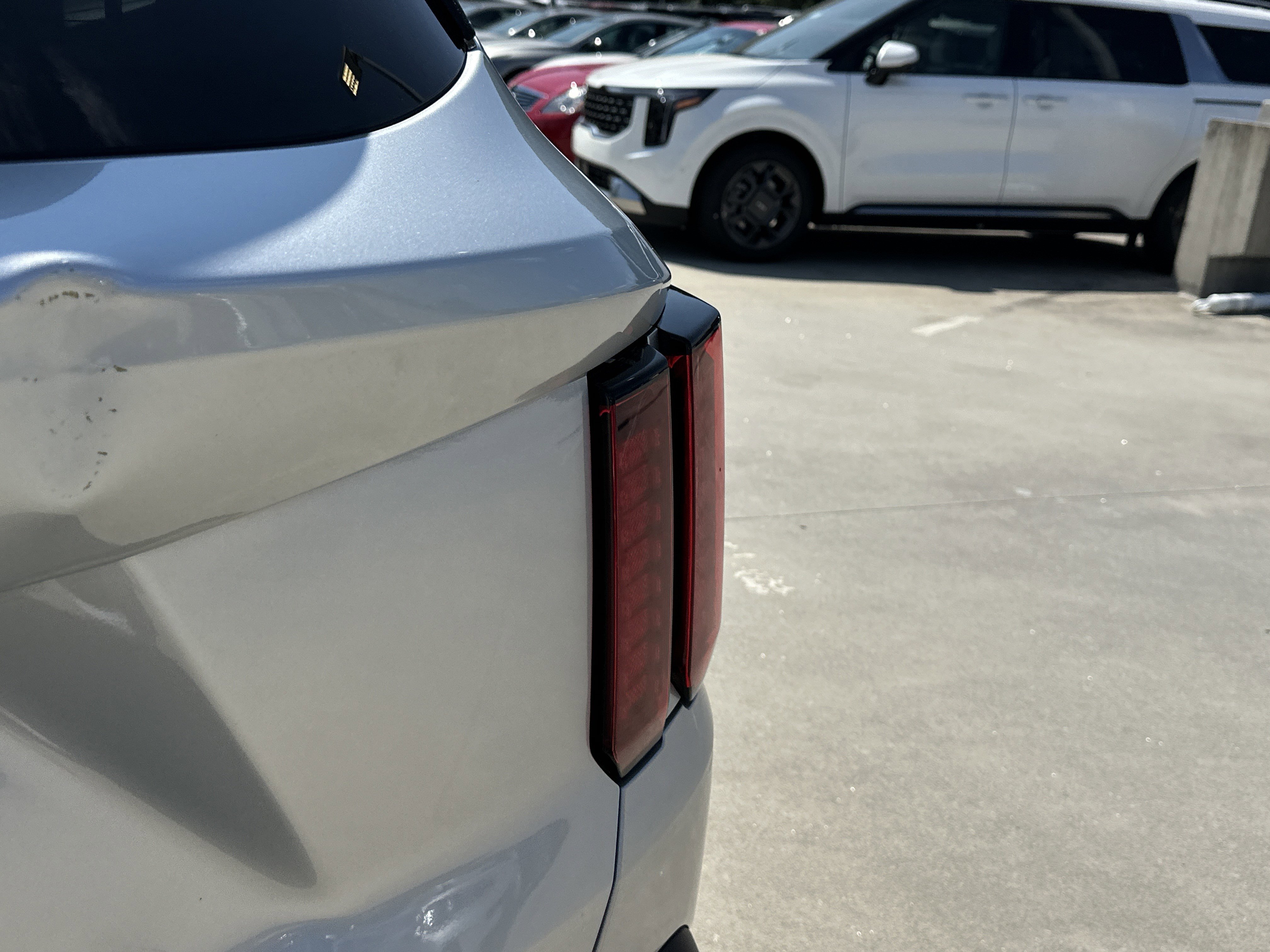 2022 Kia Sorento LX photo 2