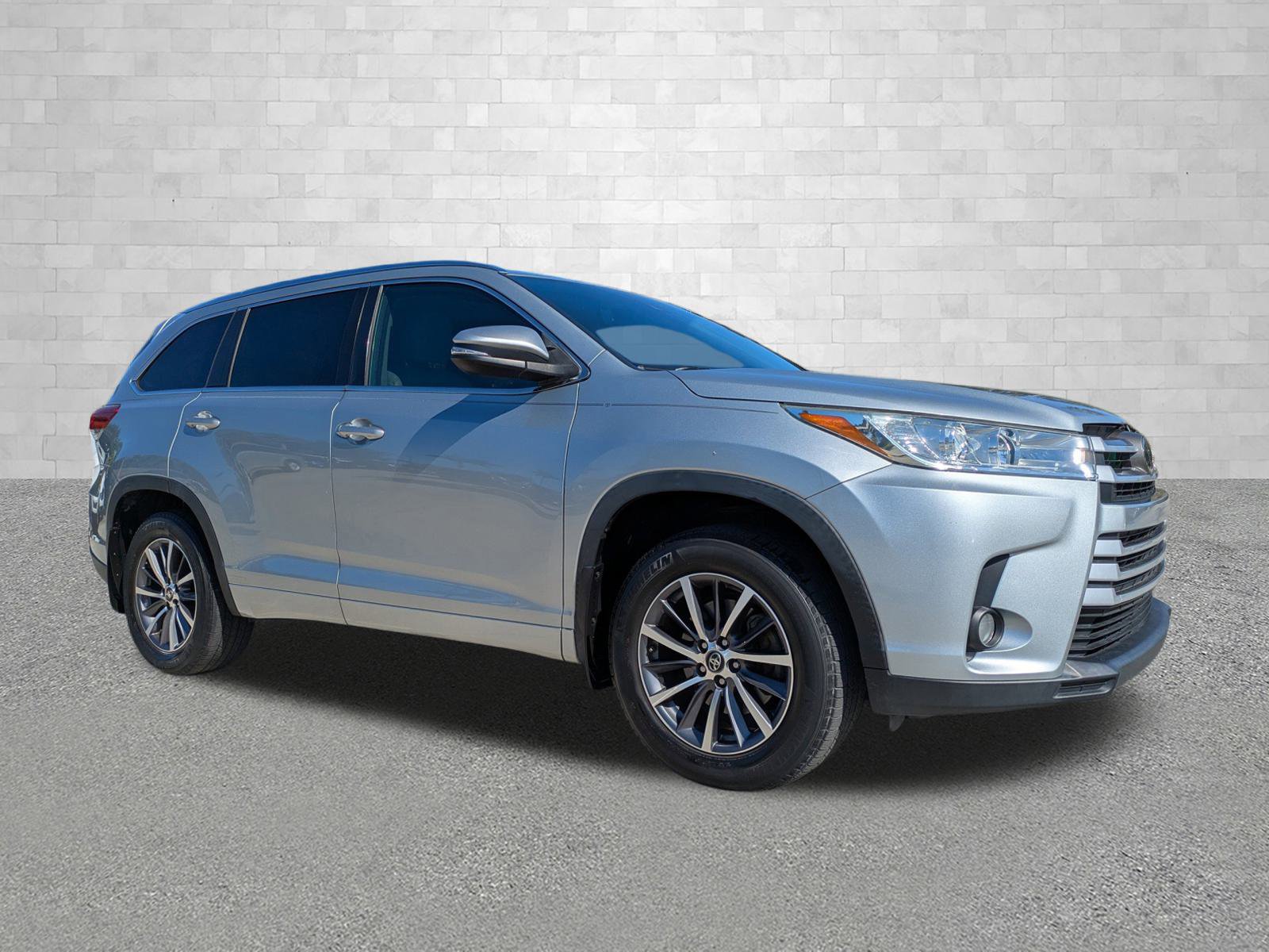 2018 Toyota Highlander XLE's photo