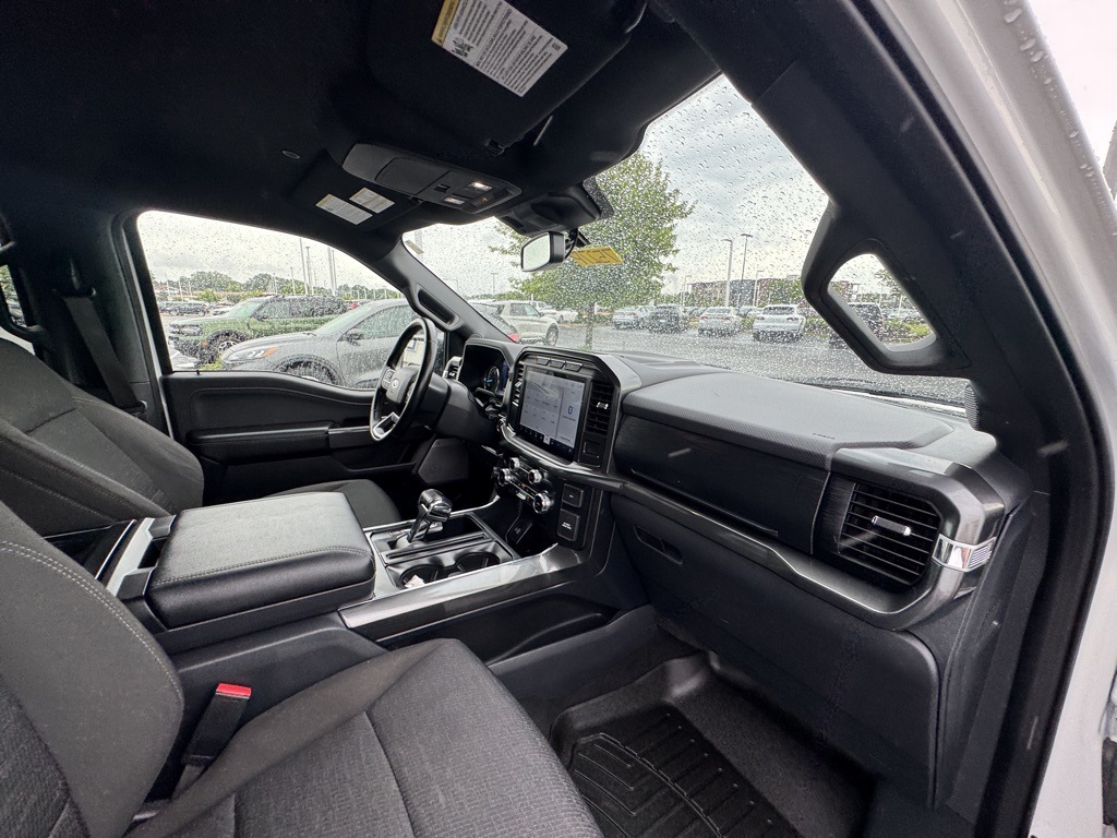 2023 Ford F-150 XLT photo 16