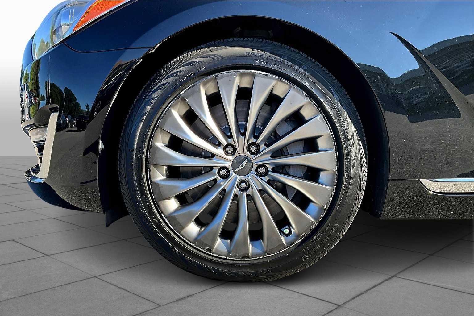 2017 Genesis G90 3.3T Premium photo 8