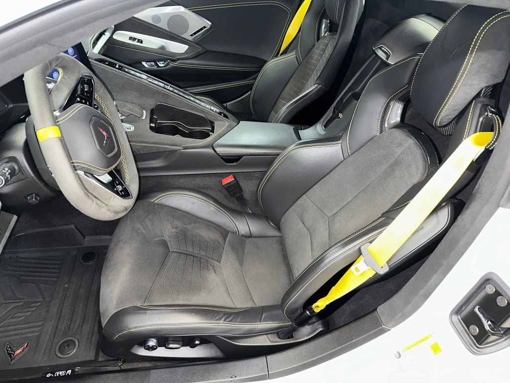 2022 Chevrolet Corvette 3LT photo 2