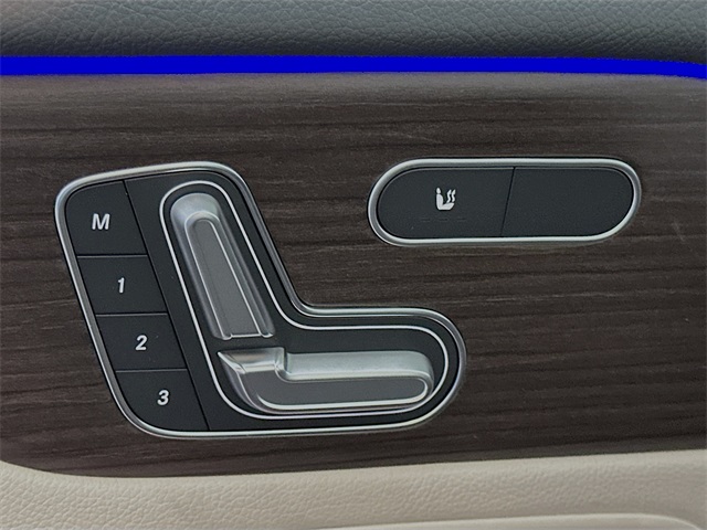 2025 Mercedes Benz GLB 250 photo 18