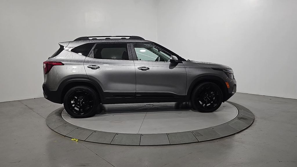 2024 Kia Seltos X-Line photo 4