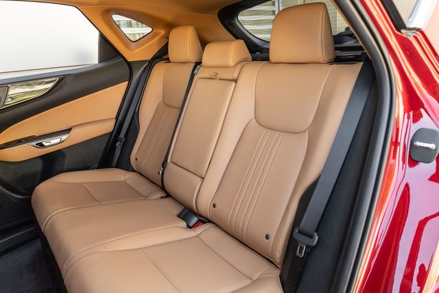 2026 Lexus NX 350h Premium photo 7