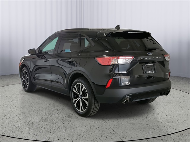 2022 Ford Escape SE photo 2