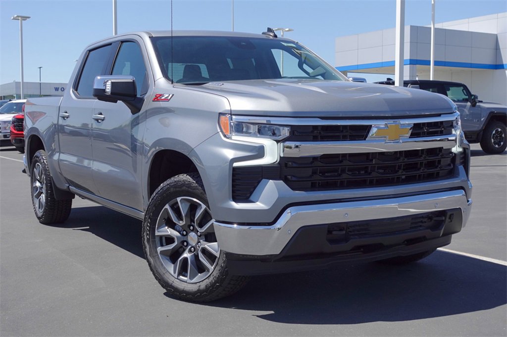 2025 Chevrolet Silverado 1500 LT's photo