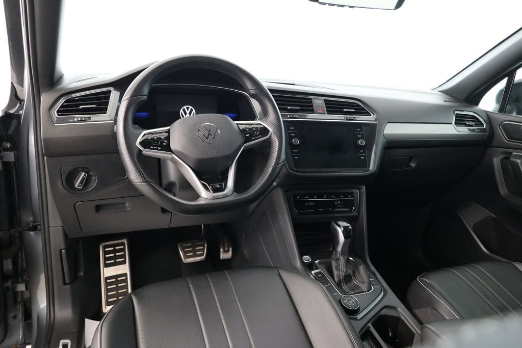 2022 Volkswagen Tiguan SE R-Line Black photo 11
