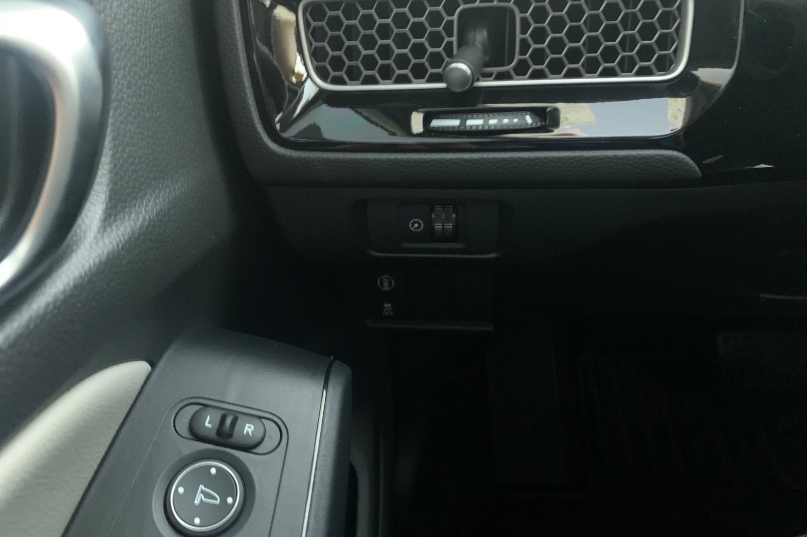 2023 Honda Civic EX-L photo 32