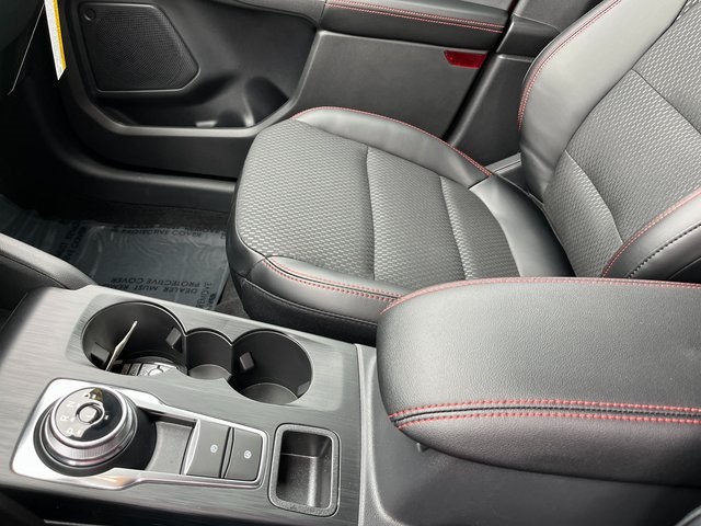 2025 Ford Escape Hybrid ST-Line Select photo 28