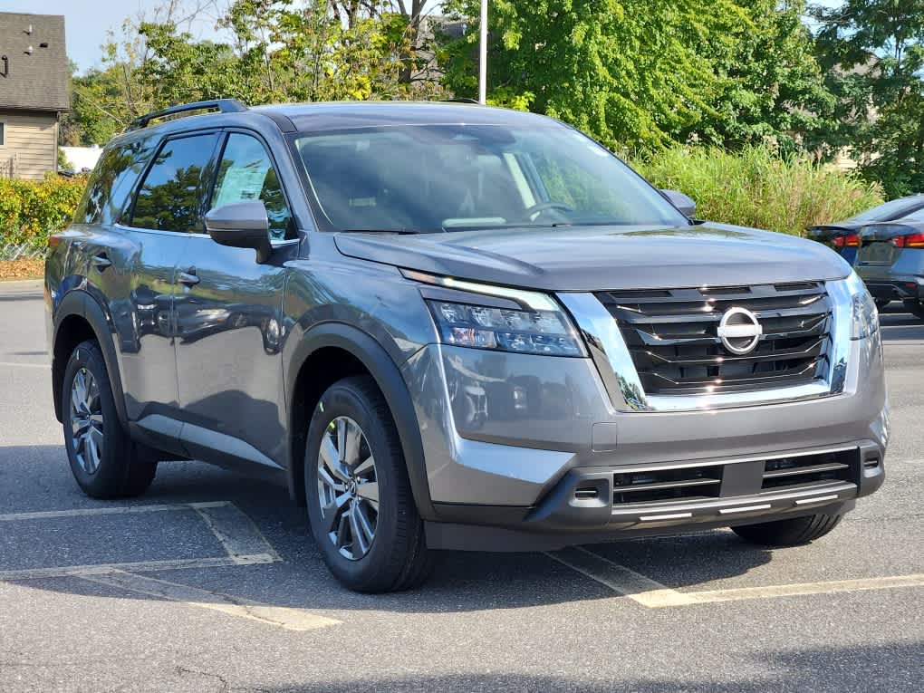 2025 Nissan Pathfinder SV photo 2