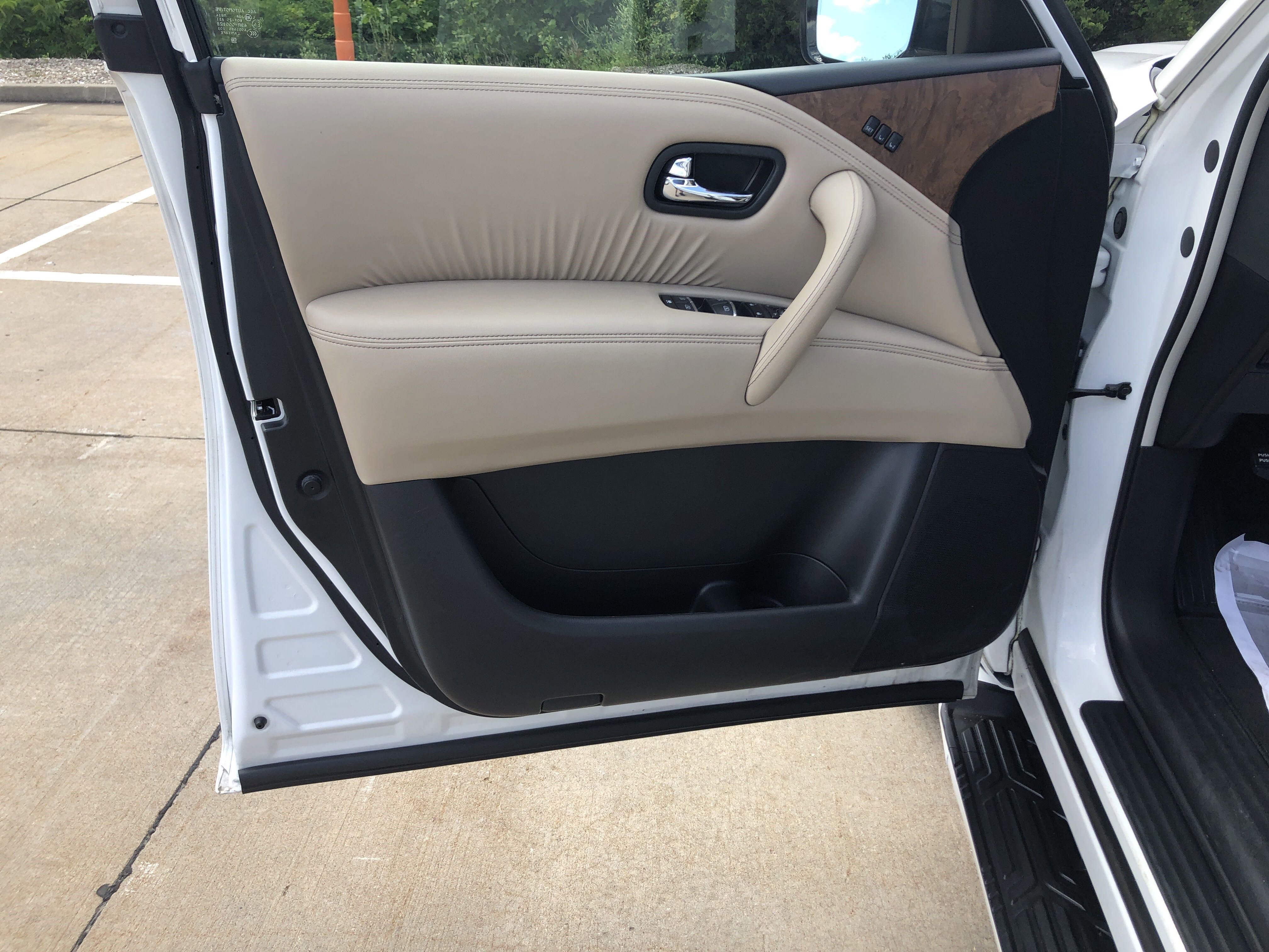 2023 Nissan Armada SL photo 10