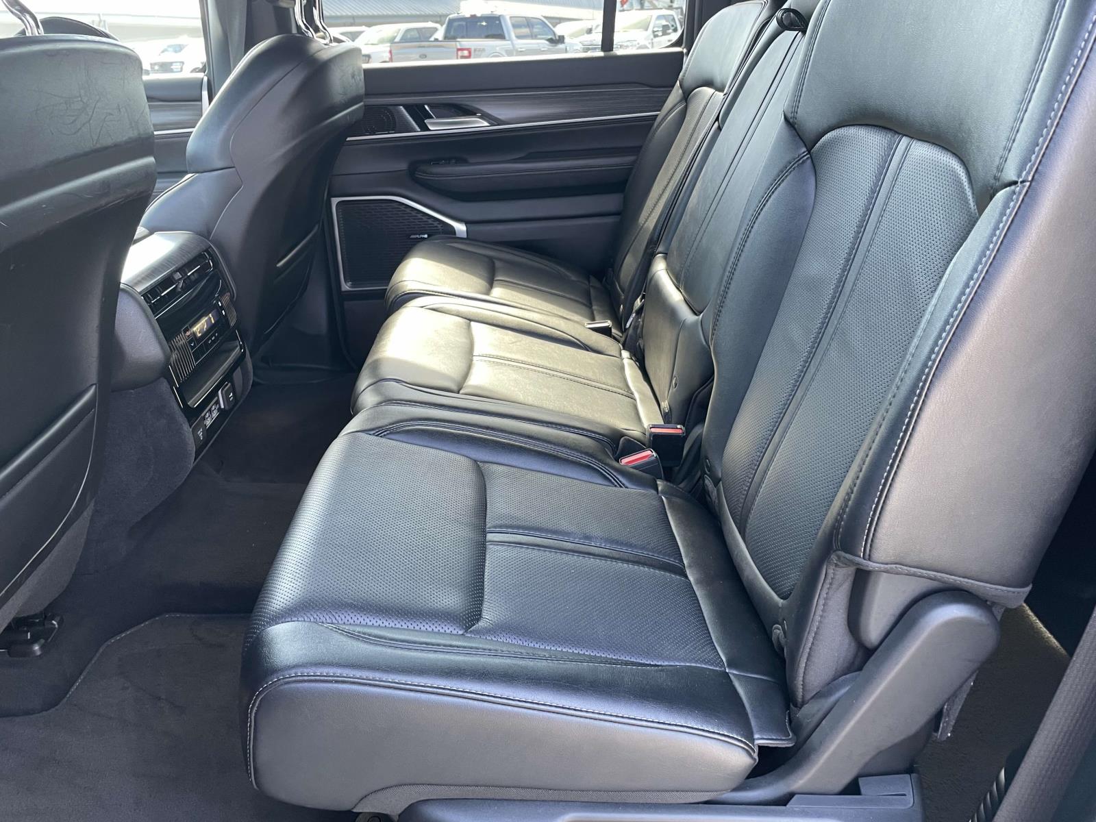 2024 Jeep Wagoneer Series II photo 10