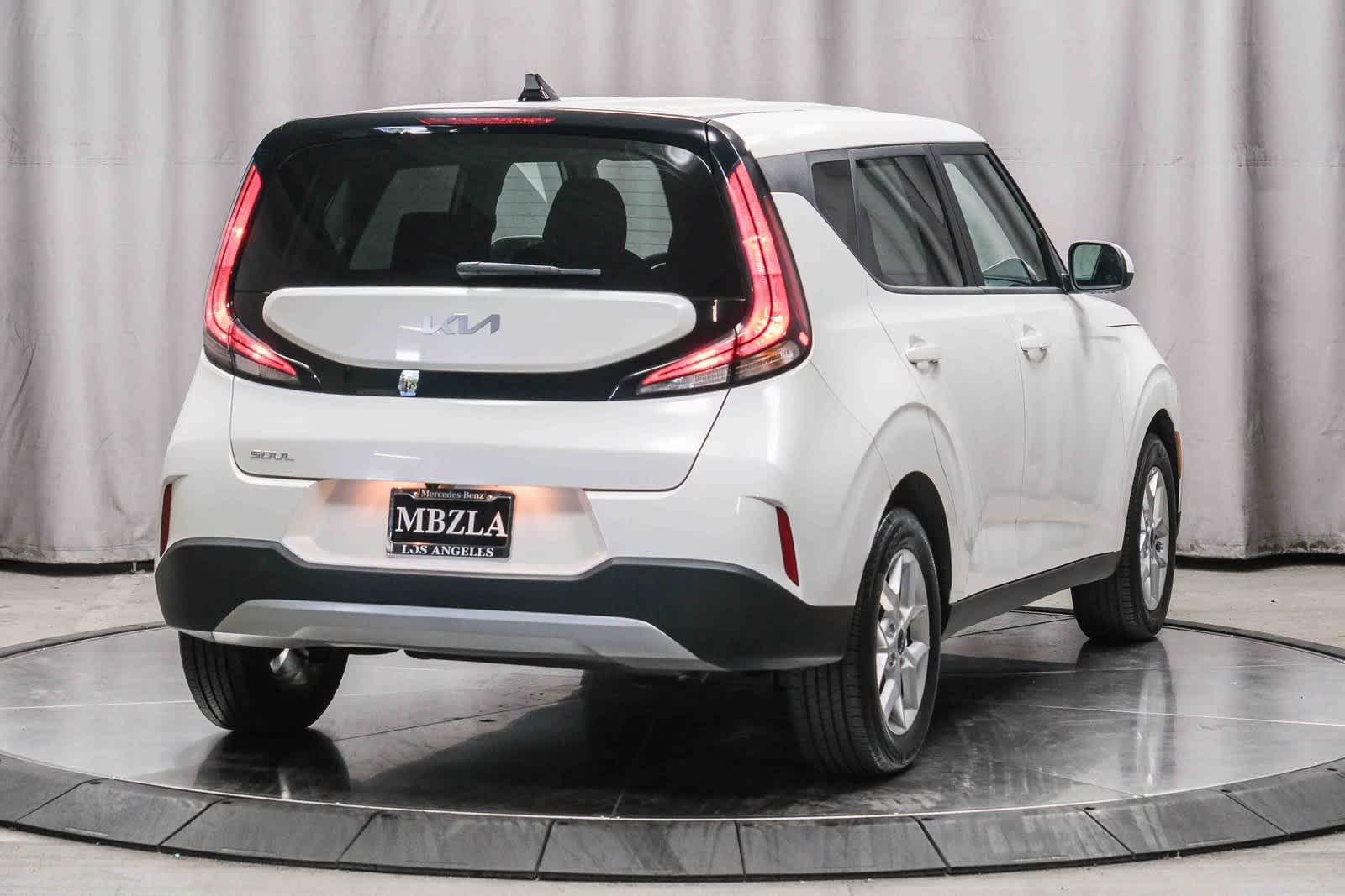 2023 Kia Soul LX photo 4