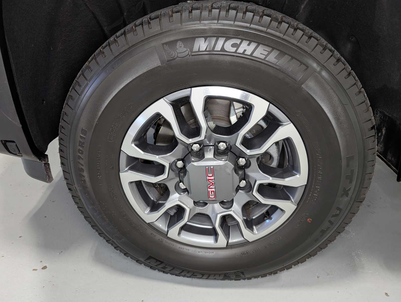 2025 Gmc Sierra HD SLT photo 3