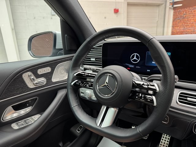 2025 Mercedes Benz GLS 450 4MATIC photo 12