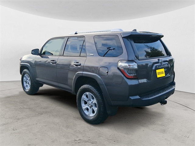 2016 Toyota 4Runner SR5 photo 3