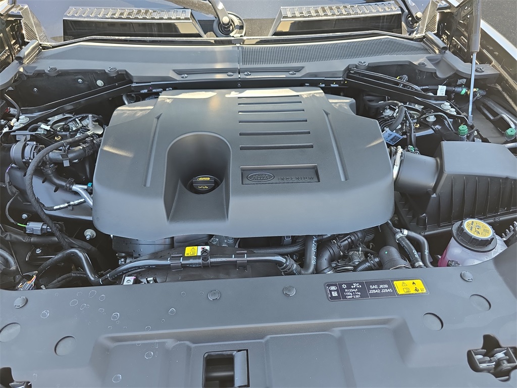 2025 Land Rover Defender 130 S photo 31