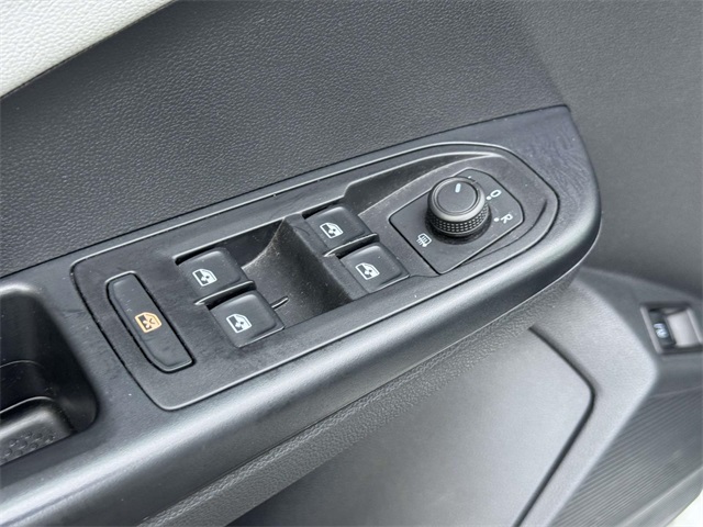 2024 Volkswagen Taos SE photo 26