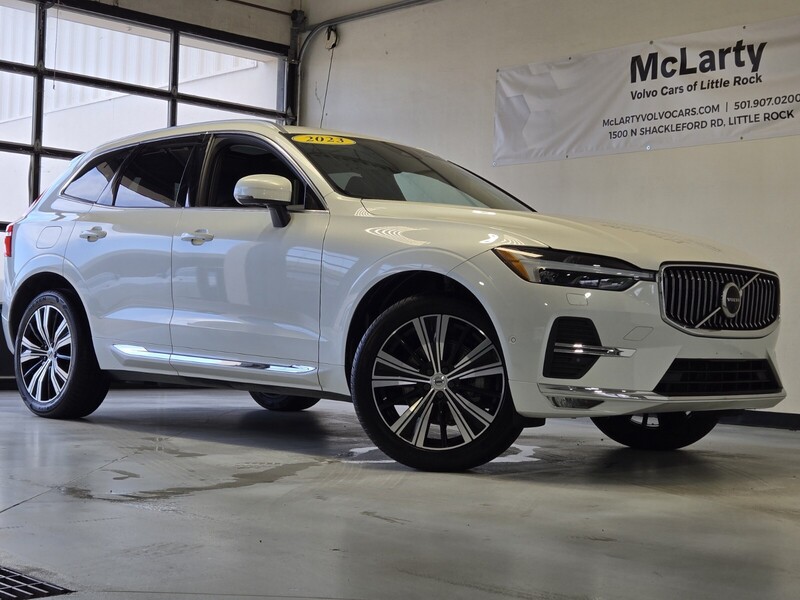 2023 Volvo XC60 B5 Plus photo 25
