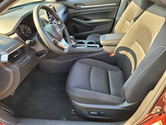 2023 Nissan Altima 2.5 SV photo 10