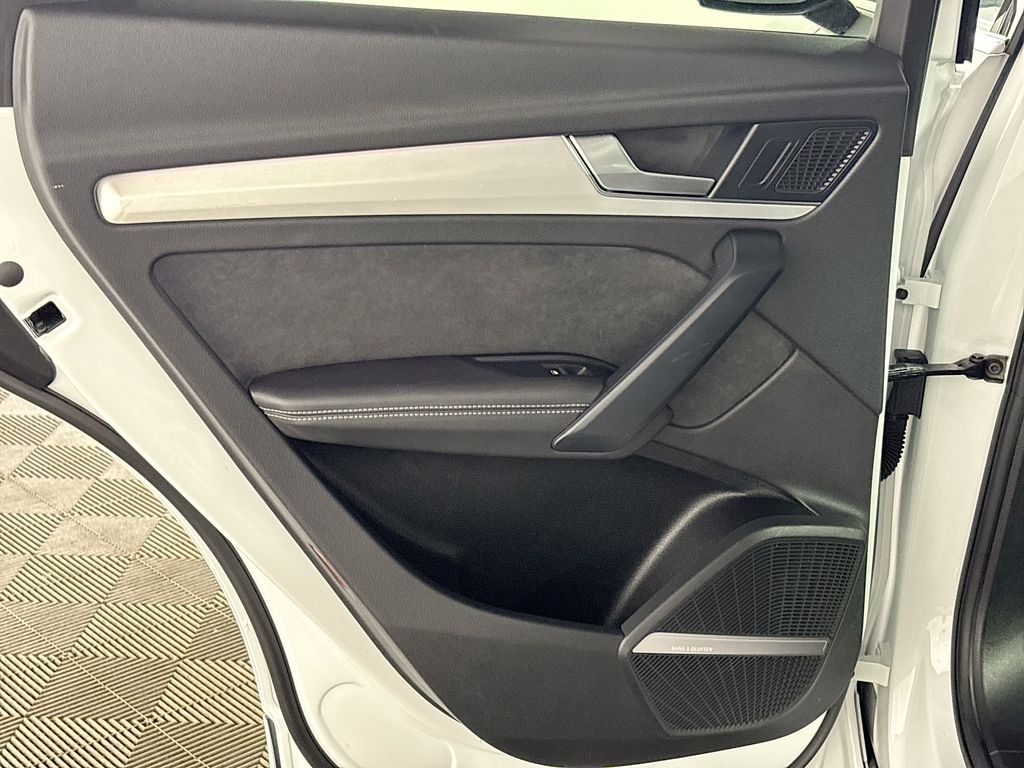 2021 Audi SQ5 Prestige photo 13