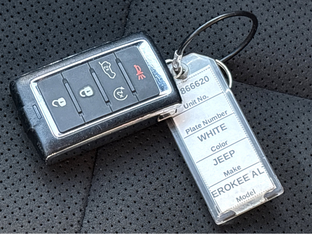 2023 Jeep Grand Cherokee Altitude photo 24