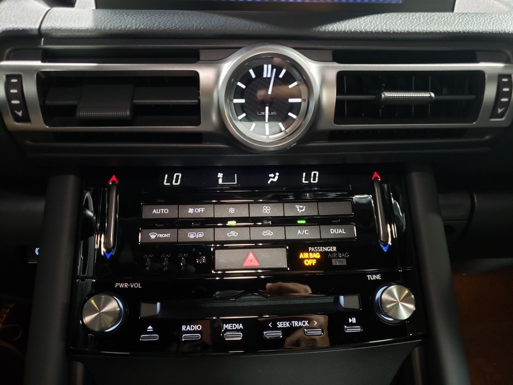 2025 Lexus IS 300 photo 17