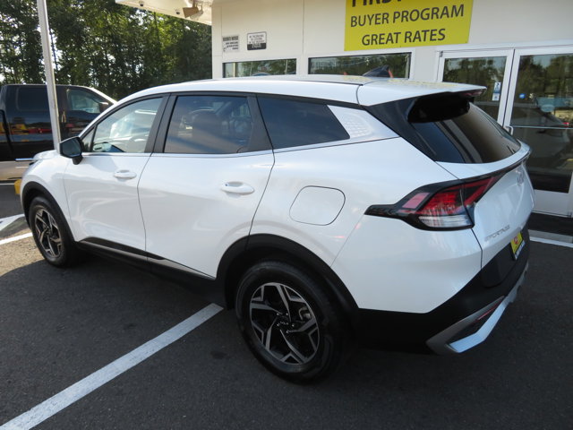 2023 Kia Sportage LX photo 2