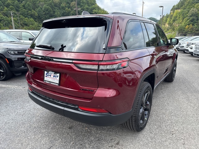 2025 Jeep Grand Cherokee Limited photo 2