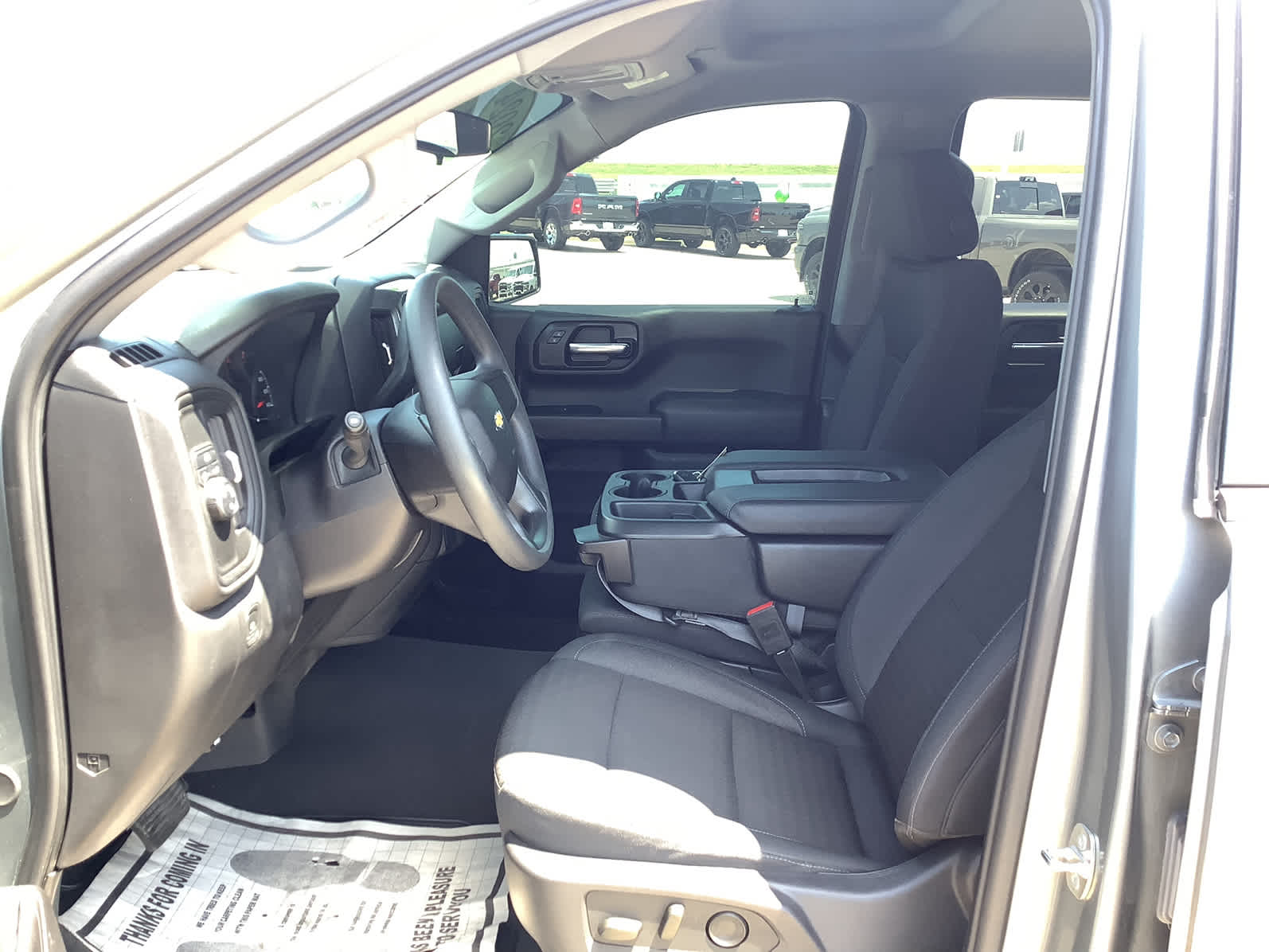 2024 Chevrolet Silverado 1500 Custom photo 9